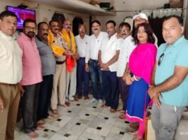 पंडरिया में सेवा संकल्प अभियान के तहत पूर्व सैनिकों का सम्मान, छात्रावास में स्वास्थ्य सामग्री और विद्यार्थियों को पुस्तकें वितरित